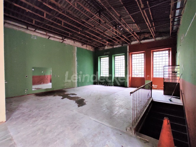 Casa Comercial para alugar com 600m², 1 dormitório no bairro Independência em Porto Alegre