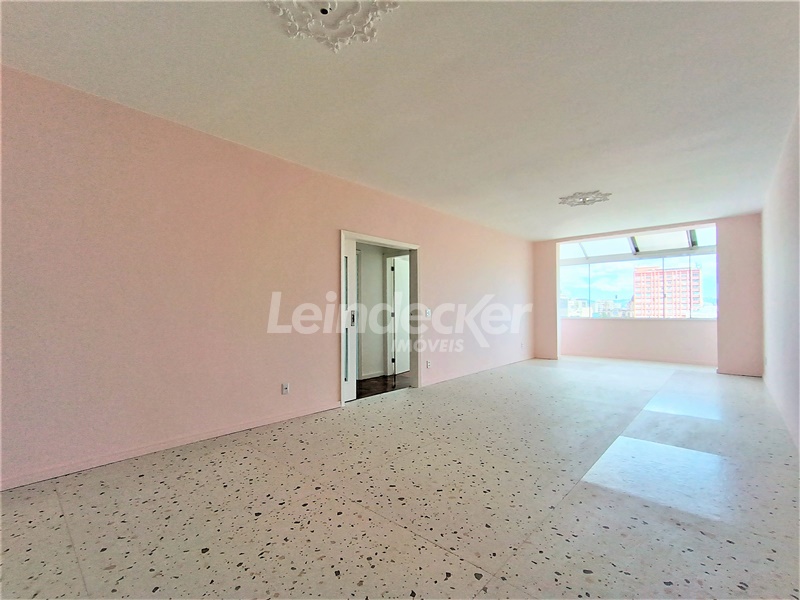 Apartamento para alugar com 146m², 2 dormitórios, 1 vaga no bairro Centro em Porto Alegre