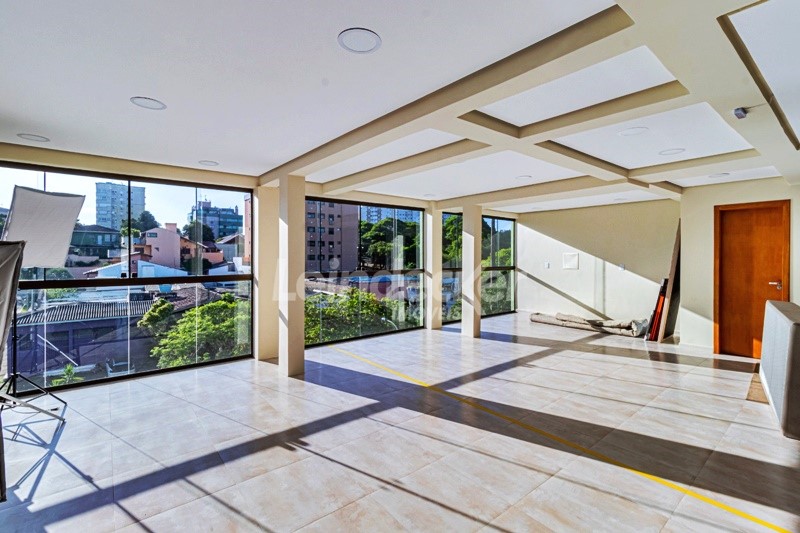Andar para alugar com 120m² no bairro Jardim Itu Sabará em Porto Alegre