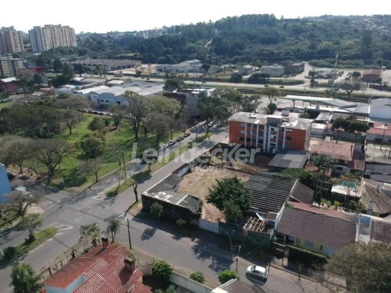 Terreno para alugar com 990m² no bairro Partenon em Porto Alegre