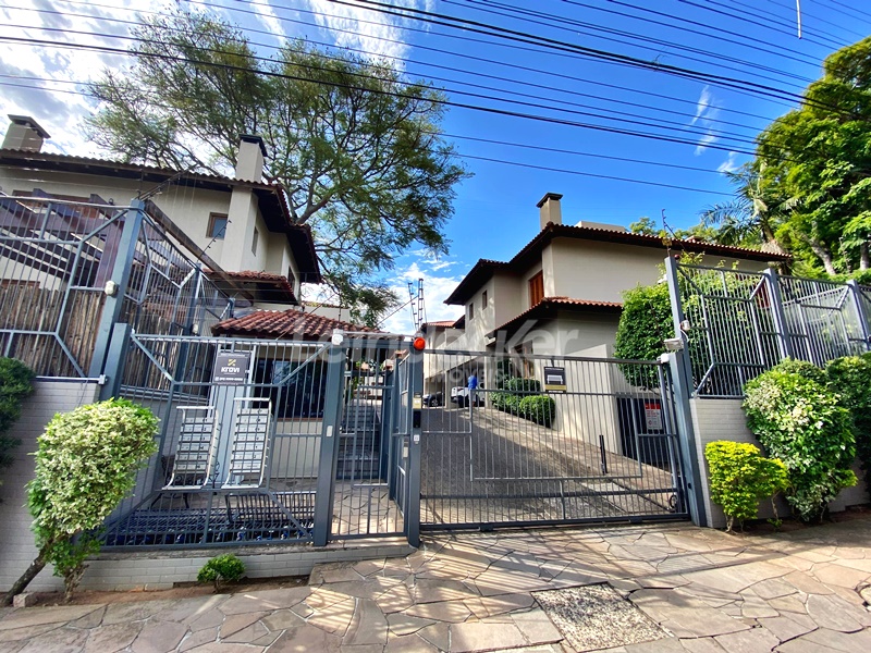 Casa em Condomínio para alugar com 335m², 4 dormitórios, 2 vagas no bairro Ipanema em Porto Alegre