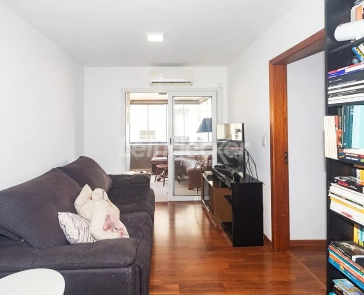 Apartamento para alugar com 94m², 3 dormitórios, 1 vaga no bairro Santana em Porto Alegre