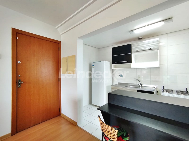 Apartamento para alugar com 78m², 3 dormitórios, 1 vaga no bairro Partenon em Porto Alegre