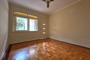 Casa para alugar com 130m², 3 dormitórios no bairro Medianeira em Porto Alegre - Foto 2