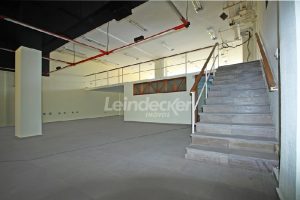 Loja para alugar com 805m², 11 vagas no bairro Partenon em Porto Alegre - Foto 8