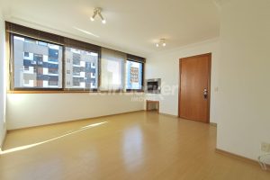 Apartamento para alugar com 73m², 3 dormitórios, 2 vagas no bairro Menino Deus em Porto Alegre - Foto 4