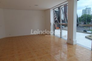 Sala para alugar com 42m² no bairro Floresta em Porto Alegre - Foto 4