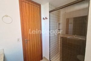 Apartamento para alugar com 73m², 3 dormitórios, 2 vagas no bairro Chácara das Pedras em Porto Alegre - Foto 10