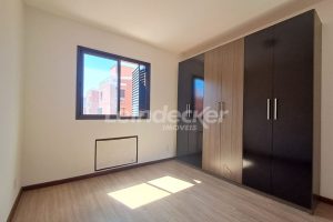 Apartamento para alugar com 73m², 3 dormitórios, 2 vagas no bairro Chácara das Pedras em Porto Alegre - Foto 13