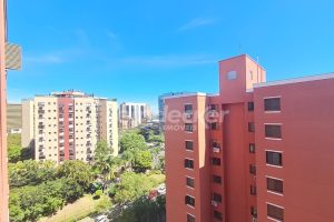 Apartamento para alugar com 73m², 3 dormitórios, 2 vagas no bairro Chácara das Pedras em Porto Alegre - Foto 17