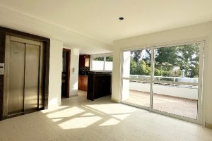 Casa em Condomínio para alugar com 272m², 3 dormitórios, 3 vagas no bairro Praia de Belas em Porto Alegre - Foto 7