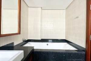 Casa em Condomínio para alugar com 272m², 3 dormitórios, 3 vagas no bairro Praia de Belas em Porto Alegre - Foto 26