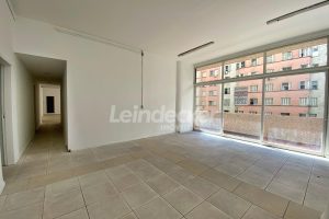 Conjunto para alugar com 821m² no bairro Centro em Porto Alegre - Foto 7