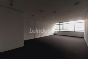 Sala para alugar com 45m², 1 vaga no bairro São Geraldo em Porto Alegre - Foto 5