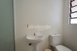 Casa para alugar com 223m², 2 dormitórios, 3 vagas no bairro Três Figueiras em Porto Alegre - Foto 14