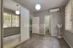 Casa para alugar com 223m², 2 dormitórios, 3 vagas no bairro Três Figueiras em Porto Alegre - Foto 20