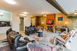 Apartamento para alugar com 161m², 3 dormitórios, 3 vagas no bairro Moinhos de Vento em Porto Alegre - Foto 2