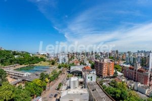 Cobertura para alugar com 302m², 4 dormitórios, 3 vagas no bairro Menino Deus em Porto Alegre - Foto 21