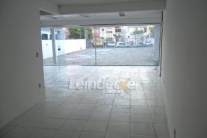 Casa Comercial para alugar com 250m² no bairro Santa Cecilia em Porto Alegre - Foto 7