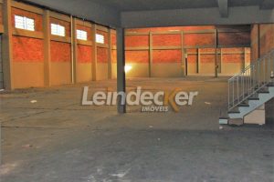 Depósito para alugar com 1.312m² no bairro Navegantes em Porto Alegre - Foto 3