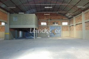 Depósito para alugar com 1.312m² no bairro Navegantes em Porto Alegre - Foto 9