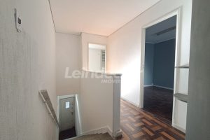 Casa para alugar com 75m², 2 dormitórios no bairro Floresta em Porto Alegre - Foto 3