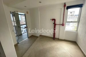 Sala para alugar com 102m² no bairro Floresta em Porto Alegre - Foto 2