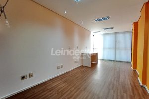 Prédio para alugar com 600m², 1 vaga no bairro Petrópolis em Porto Alegre - Foto 12