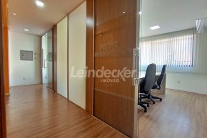 Prédio para alugar com 600m², 1 vaga no bairro Petrópolis em Porto Alegre - Foto 14