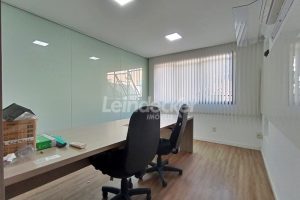 Prédio para alugar com 600m², 1 vaga no bairro Petrópolis em Porto Alegre - Foto 15