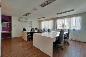 Prédio para alugar com 600m², 1 vaga no bairro Petrópolis em Porto Alegre - Foto 26