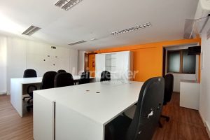 Prédio para alugar com 600m², 1 vaga no bairro Petrópolis em Porto Alegre - Foto 27