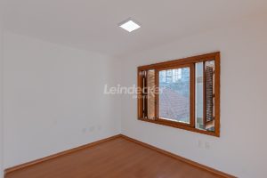 Apartamento para alugar com 100m², 3 dormitórios, 2 vagas no bairro Passo d'Areia em Porto Alegre - Foto 10