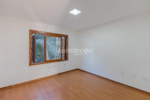 Apartamento para alugar com 100m², 3 dormitórios, 2 vagas no bairro Passo d'Areia em Porto Alegre - Foto 12