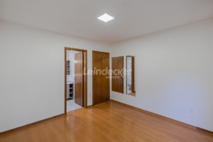 Apartamento para alugar com 100m², 3 dormitórios, 2 vagas no bairro Passo d'Areia em Porto Alegre - Foto 13