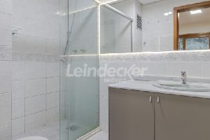 Apartamento para alugar com 100m², 3 dormitórios, 2 vagas no bairro Passo d'Areia em Porto Alegre - Foto 15