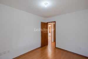 Apartamento para alugar com 100m², 3 dormitórios, 2 vagas no bairro Passo d'Areia em Porto Alegre - Foto 17