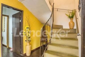 Casa Comercial para alugar com 240m², 4 dormitórios, 2 vagas no bairro Azenha em Porto Alegre - Foto 3