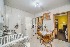Casa Comercial para alugar com 240m², 4 dormitórios, 2 vagas no bairro Azenha em Porto Alegre - Foto 12