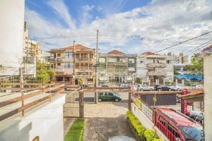 Casa Comercial para alugar com 240m², 4 dormitórios, 2 vagas no bairro Azenha em Porto Alegre - Foto 19