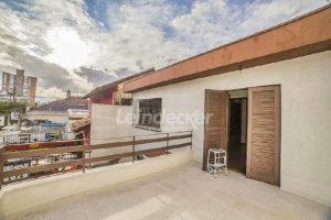 Casa Comercial para alugar com 240m², 4 dormitórios, 2 vagas no bairro Azenha em Porto Alegre - Foto 21