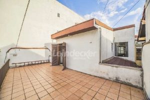 Casa Comercial para alugar com 240m², 4 dormitórios, 2 vagas no bairro Azenha em Porto Alegre - Foto 26
