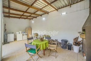 Casa Comercial para alugar com 240m², 4 dormitórios, 2 vagas no bairro Azenha em Porto Alegre - Foto 28