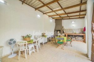 Casa Comercial para alugar com 240m², 4 dormitórios, 2 vagas no bairro Azenha em Porto Alegre - Foto 29