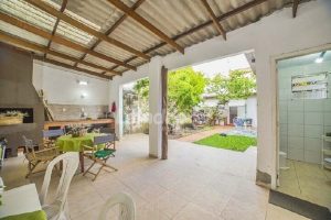 Casa Comercial para alugar com 240m², 4 dormitórios, 2 vagas no bairro Azenha em Porto Alegre - Foto 30