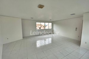 Sala para alugar com 45m², 1 vaga no bairro Espirito Santo em Porto Alegre - Foto 2