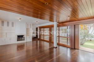 Casa Comercial para alugar com 306m², 4 dormitórios, 4 vagas no bairro Três Figueiras em Porto Alegre - Foto 13