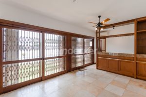 Casa Comercial para alugar com 306m², 4 dormitórios, 4 vagas no bairro Três Figueiras em Porto Alegre - Foto 17