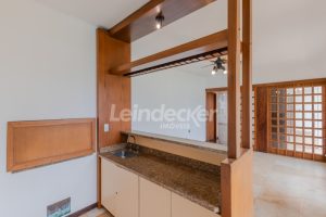 Casa Comercial para alugar com 306m², 4 dormitórios, 4 vagas no bairro Três Figueiras em Porto Alegre - Foto 19