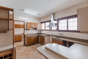 Casa Comercial para alugar com 306m², 4 dormitórios, 4 vagas no bairro Três Figueiras em Porto Alegre - Foto 23